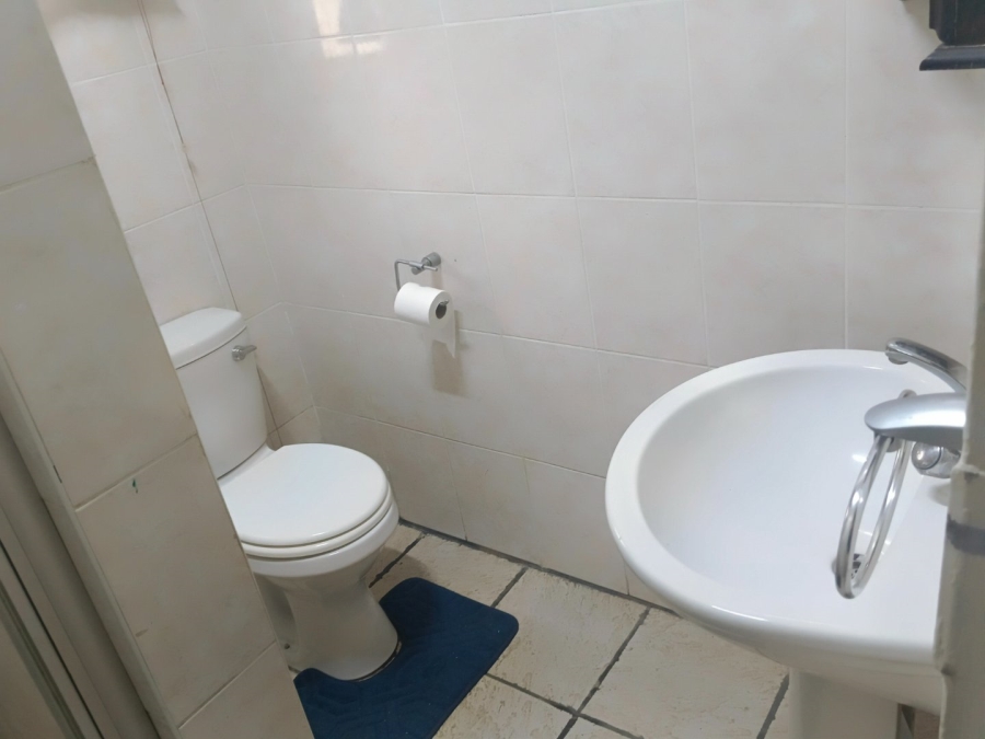 To Let 4 Bedroom Property for Rent in Riebeeckstad Free State